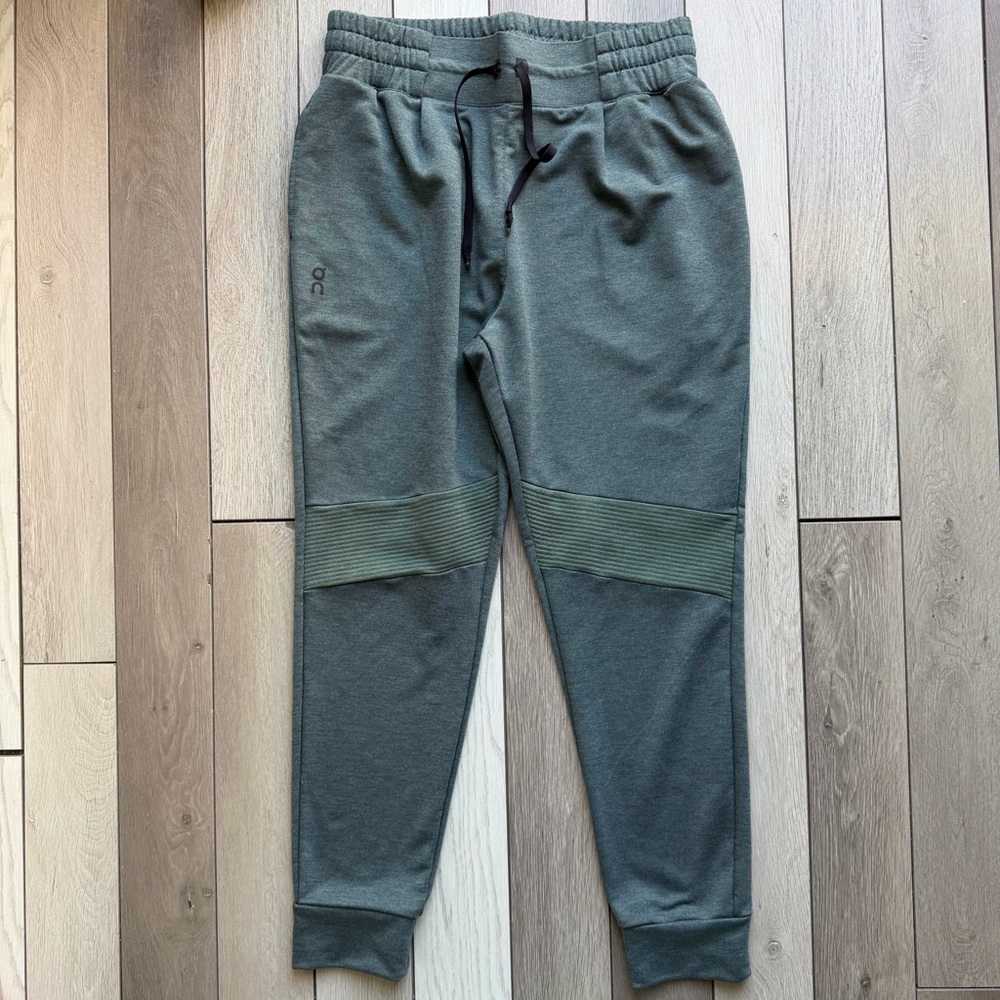 On Running Green  Track Pants - Picture 2 of 7